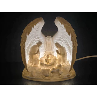 ✨ Decoração Natalina – Sagrada Família Protegida por Asas de Anjo ✨