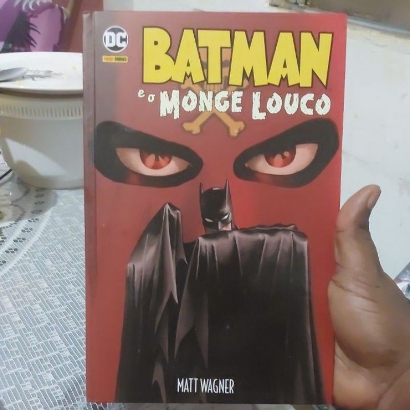 Hq Capa Dura Usada - Batman e o Monge Louco | Shopee Brasil