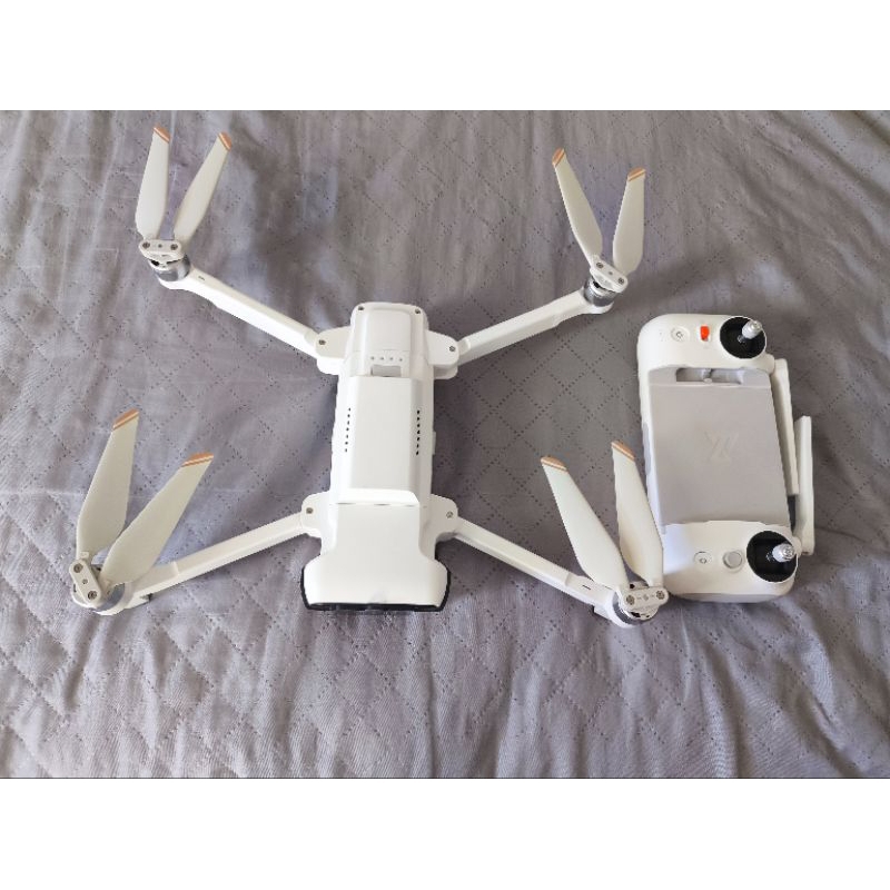 FIMI X8 PRO 2025 semi-novo com 29 vôos, 4k/60 distância de 20km sem detalhes
