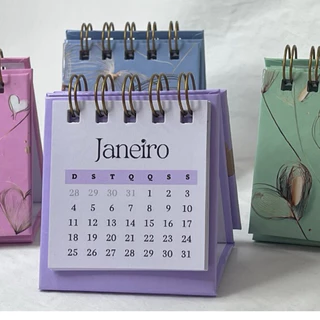 Mini Calendário de mesa 2026 - Coleção corações tons pastéis.