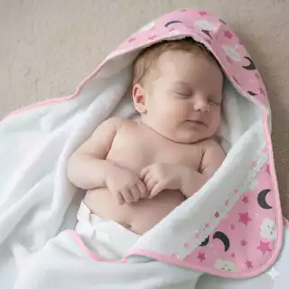Toalha de Banho Bebê Dupla Face com Capuz Forrada com Fralda em Oferta na Shopee