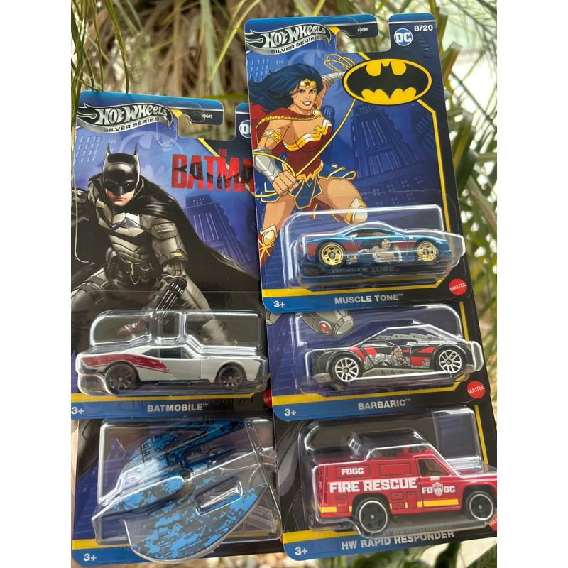 Hot Wheels DC Character Car - Robin 2.0T Toy Car With Flashing Light, Ages 3+ - View #10