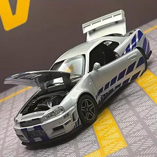 Miniatura de Carro Nissan Skyline GTR com Luzes e Som - Prata