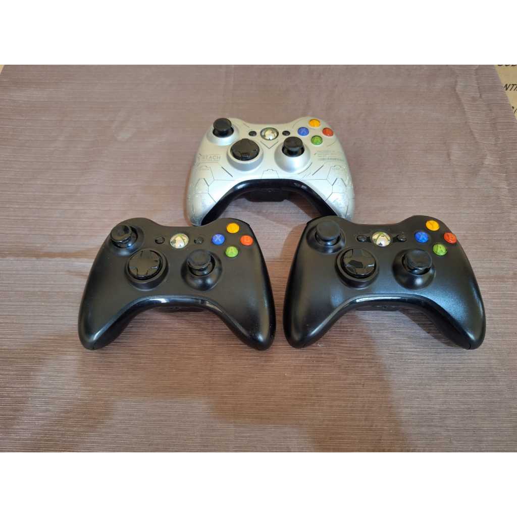 3 controles xbox 360 originais funcionando porém puxando para o lado
