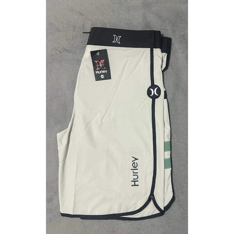 Bermuda Masculina Tactel com Elastano