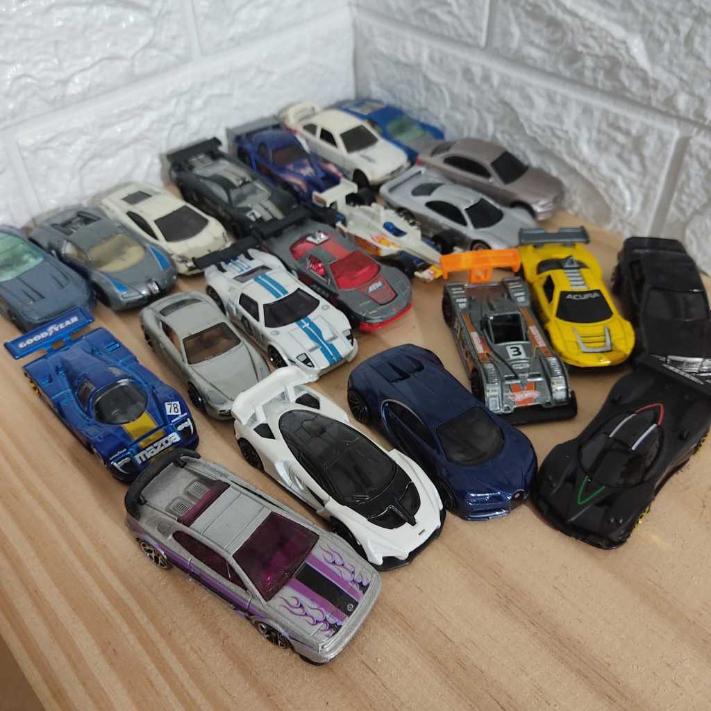 Hot Wheels modelos exóticos e de corrida usado loose