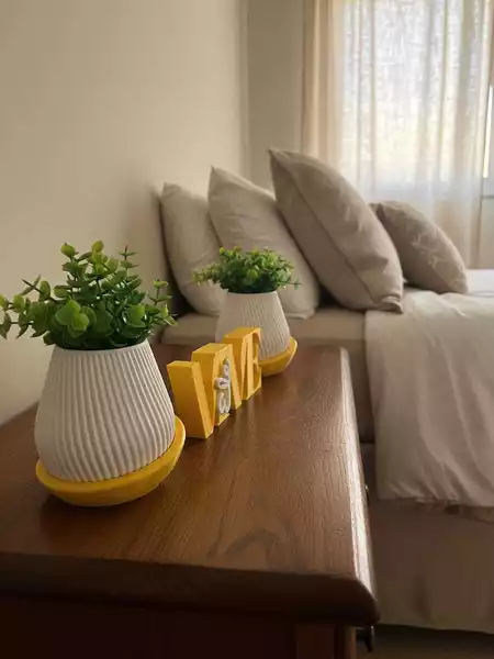 KIT DECORATIVO ELE VIVE PARA DECORAR E CONSAGRAR SEU LAR COM VASOS E PLANTAS ARTIFICIAIS INCLUSAS