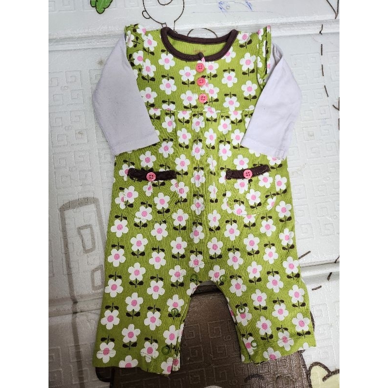 [Desapego] Macacão Carters 3 meses florzinhas bebê menina em Oferta na Shopee