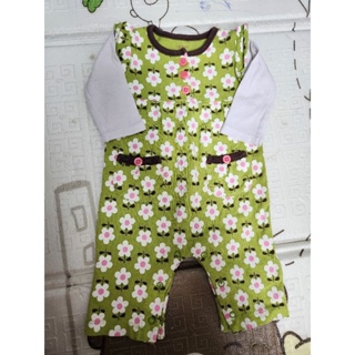 [Desapego] Macacão Carters 3 meses florzinhas bebê menina em Oferta na Shopee