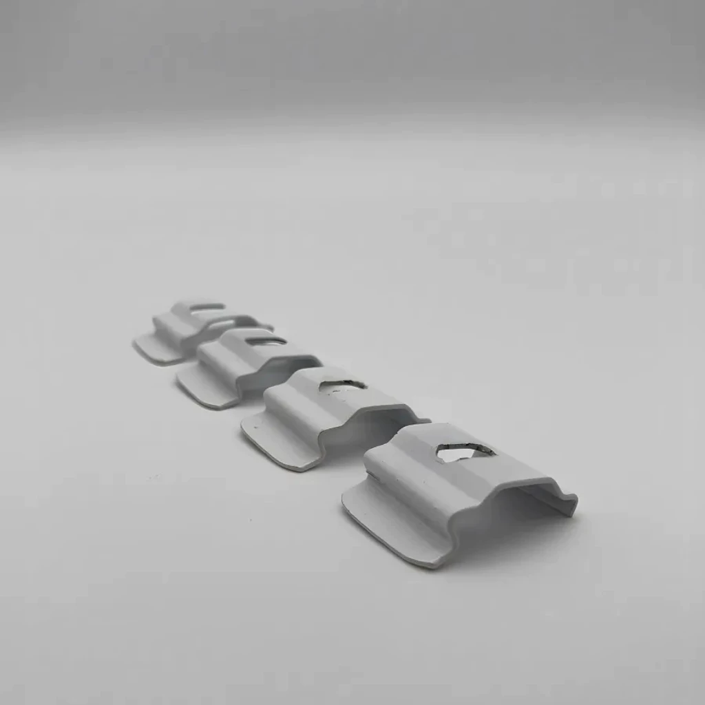 Trilho Suíço Simples Max Alumínio Branco Presilhas + Deslizantes + Terminais + Parafusos para instalação — foto 3 de 4