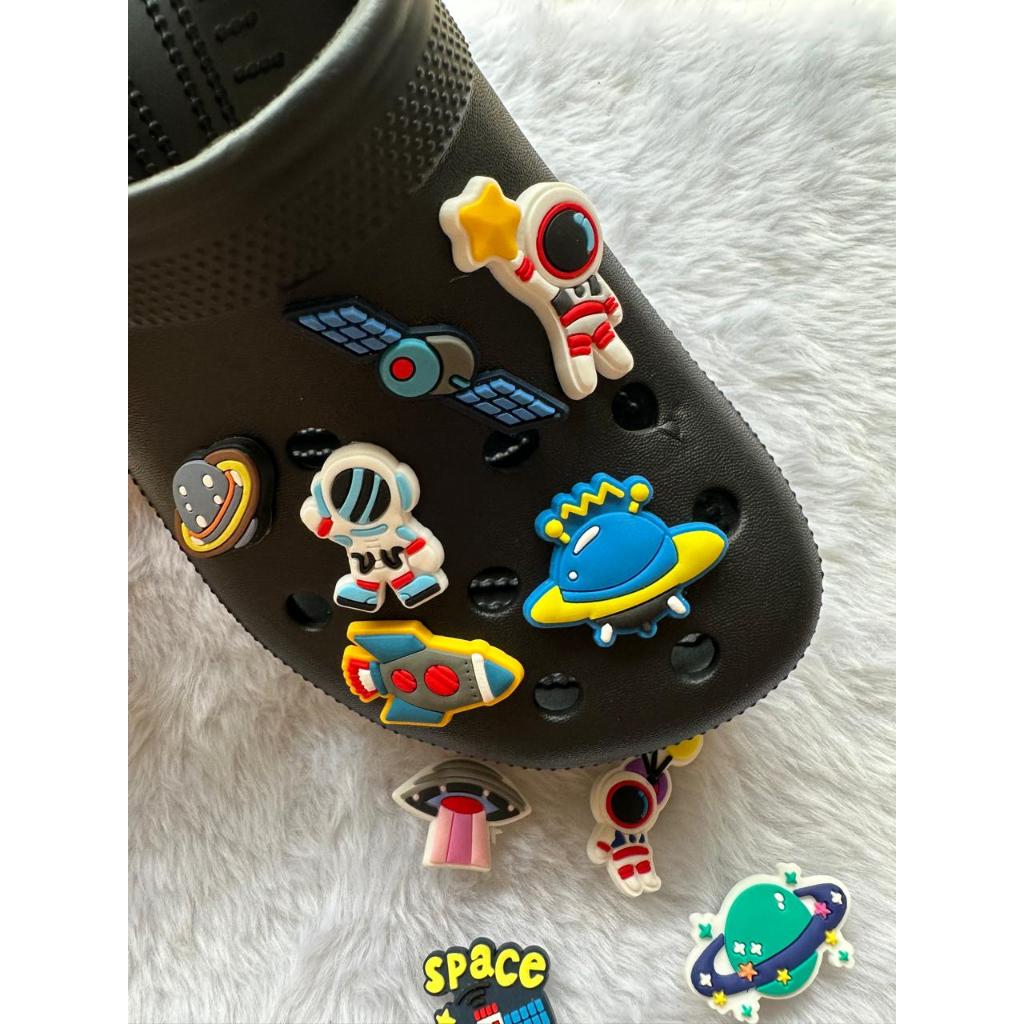 04 a 8 Pins/Bottons Emborrachados Para Babuche - Espaço