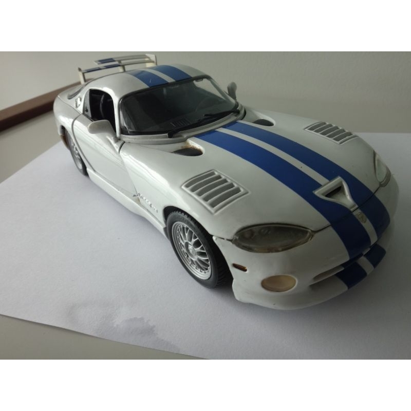 Dodge Viper Maisto 1:18 com defeitos | Shopee Brasil