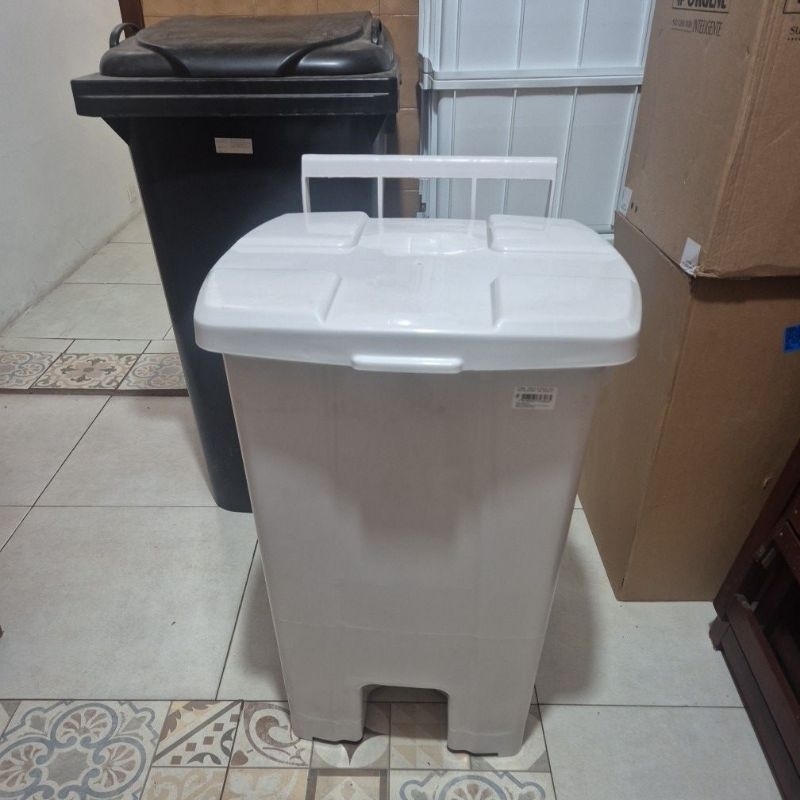 Cesto de lixo 100 lts com pedal SEM RODAS