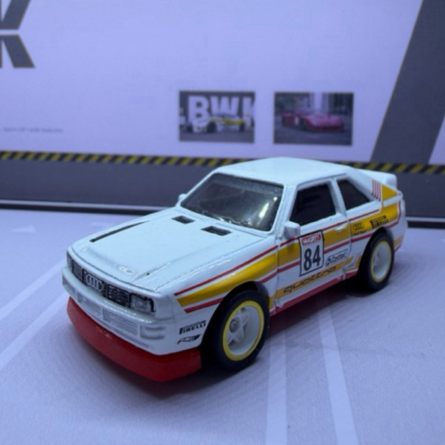 Hotwheels Audi Sport quattro '84 - Com rodas de borracha