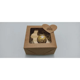 Lembrancinha de Páscoa com coelhinho em madeira e bombom em embalagem elegante em Oferta na Shopee