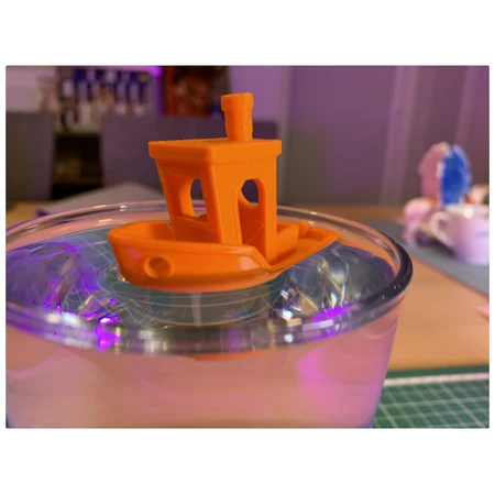 Mini Barco Decorativo 3D – Modelo Náutico Estilo Benchy