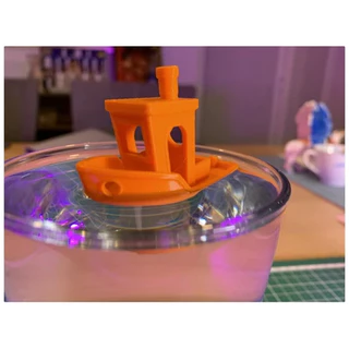 Mini Barco Decorativo 3D – Modelo Náutico Estilo Benchy