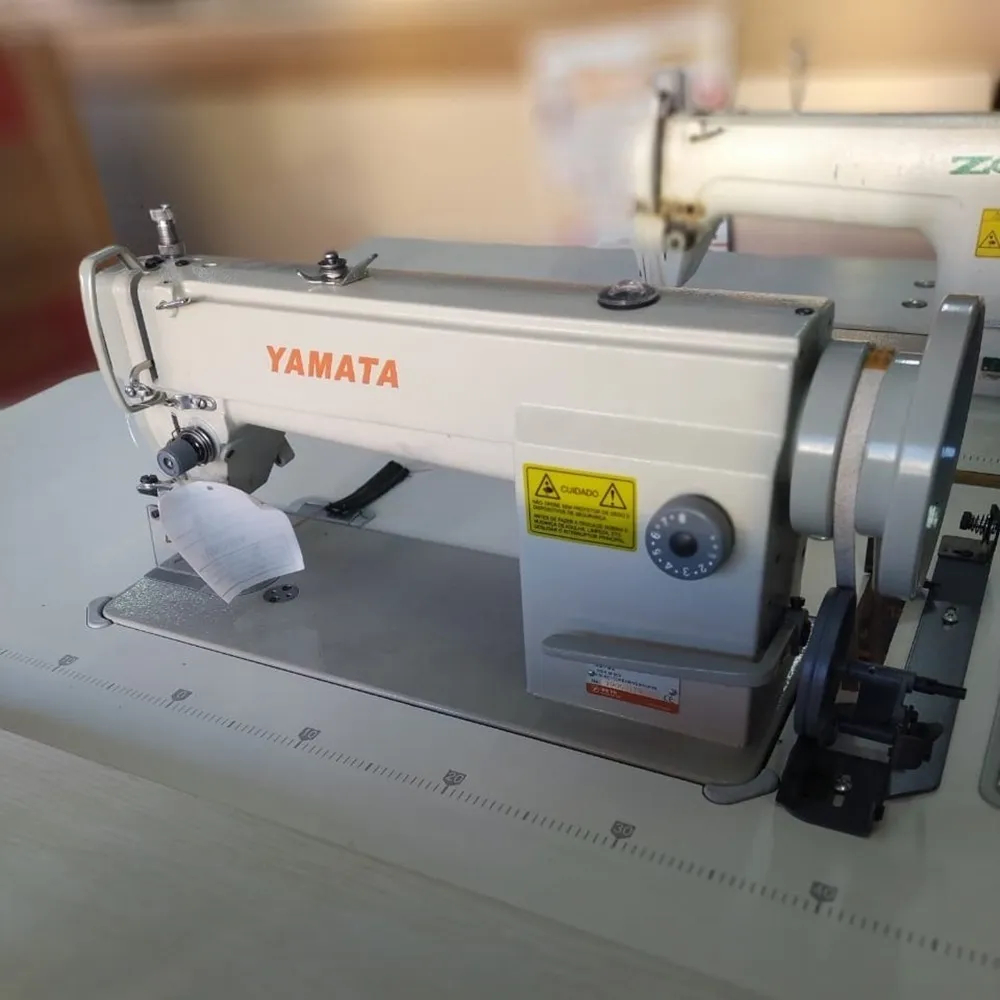 Máquina de Costura Reta Lançadeira Grande Yamata FY6-9