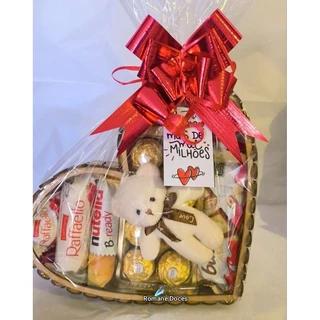 Cesta de Coração Para Presentear Ferrero (Aniversário, Namorados, Amigo, Dia das Mães, Dia dos Pais)