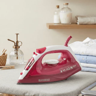 Ferro de Passar 110V C/Base Anti Aderente / Passador de Roupa a Vapor Black Decker em Oferta na Shopee
