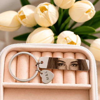 Chaveiro Personalizado Olhar de Quem Você Ama + Inicial | Gravação a Laser em Aço Inox