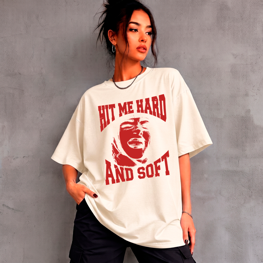 Camiseta Basica e OVERSIZED Billie Eilish Hit Me Hard And Soft