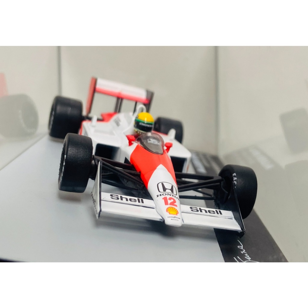 Miniatura McLaren MP4/4 - Ayrton Senna - W. Champion F1 1988