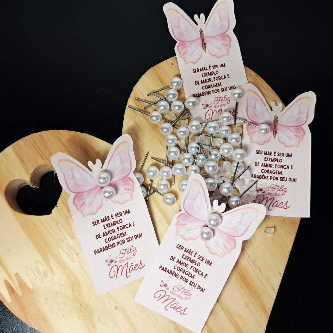 Kit com 50 brincos pérola + tag dia das maes mimo para cliente lembrancinha/ mimos em Oferta na Shopee