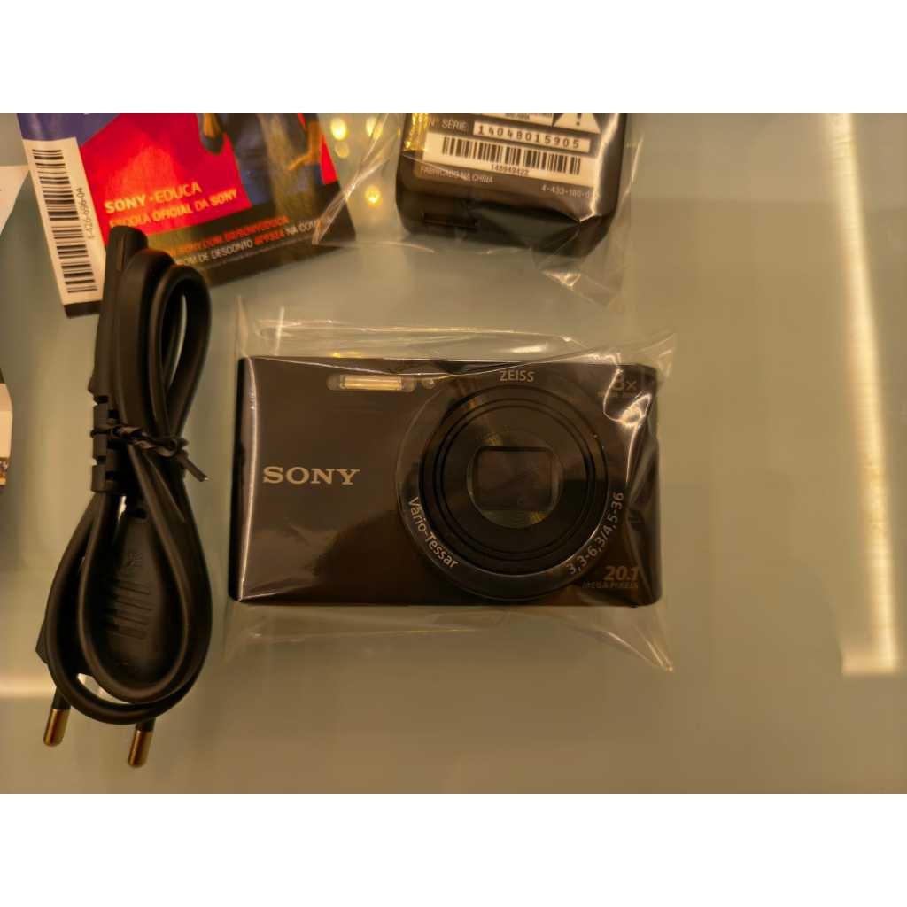 Câmera Digital Sony Cyber-shot DSC-W830 Black - 20.1MP Zoom Óptico