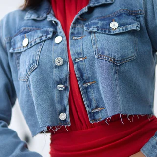 Jaqueta Jeans Cropped Feminina Premium Bolso Largo Manga Longa Blogueira