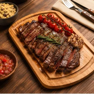 Tábua de Carne Churrasco Eucalipto 29x18,5cm Madeira Maciça 2cm com Canaleta Gourmet Premium
