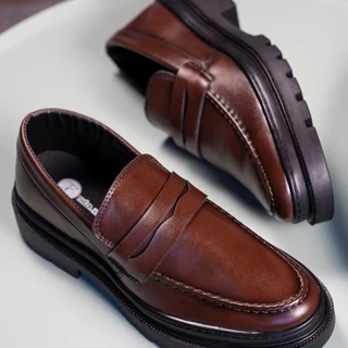 Sapato Social Masculino Casual Mocassim Costurado Piettro Trabalho Eventos Confortável Dia Dia Dia dos Pais