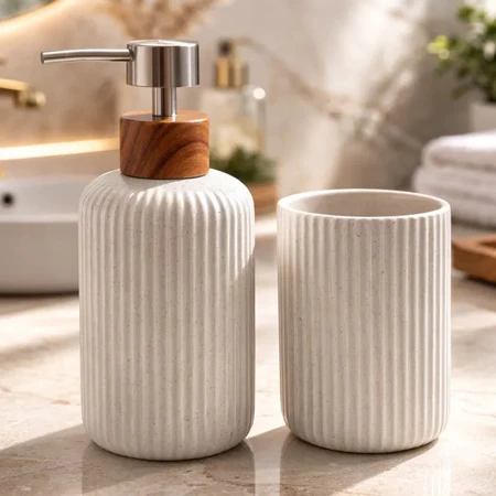 Kit Banheiro Porta Sabonete Liquido e Escova Em Porcelana Premium Elegante e Sofisticado