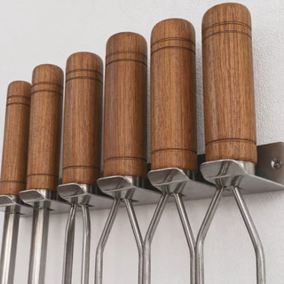 Porta Espeto de Parede Aço Inox 304 Suporte 12 Espetos Churrasqueira Área Gourmet Varanda Ecosul