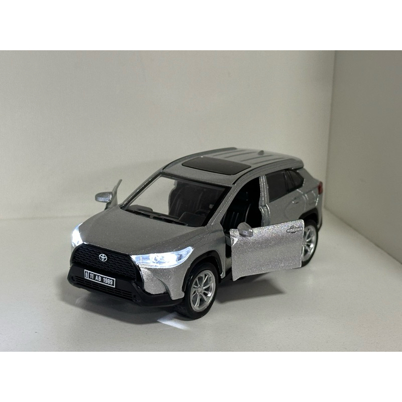 Miniatura Toyota Corolla Cross Fricção Com Som E Luz | Shopee Brasil