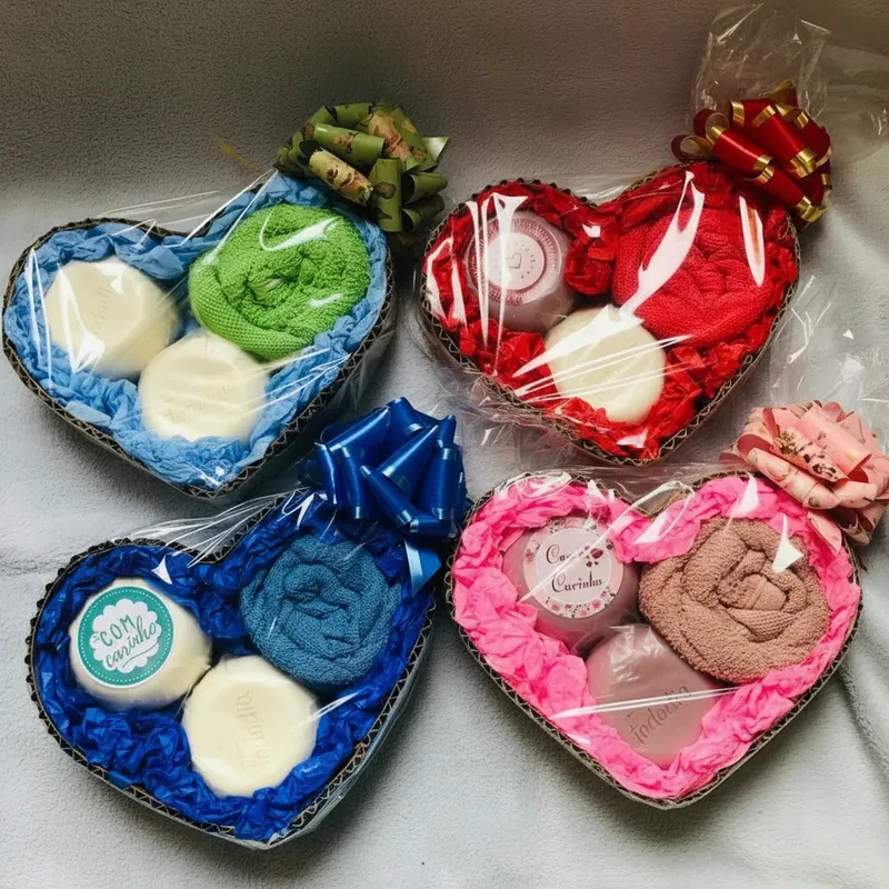 KIT CORAÇÃO DE PRESENTE NATURA / AVON LEMBRANCINHA/DIA DAS MULHERES/ANIVERSÁRIO/DIA DAS MÃE em Oferta na Shopee