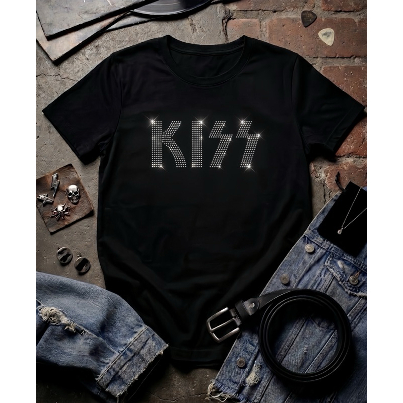 Blusa Feminina T-shirt estampa Kiss em Pedraria Strass Brilhante