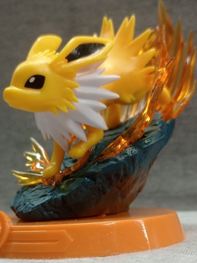 Boneco Pkm Evoluções Eevee | Shopee Brasil