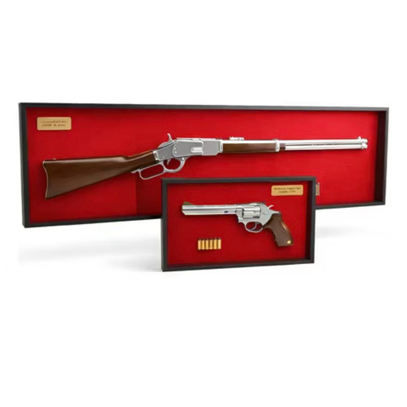 KIT 2 RÉPLICAS Decorativas – Carabina Winchester + Revólver Taurus