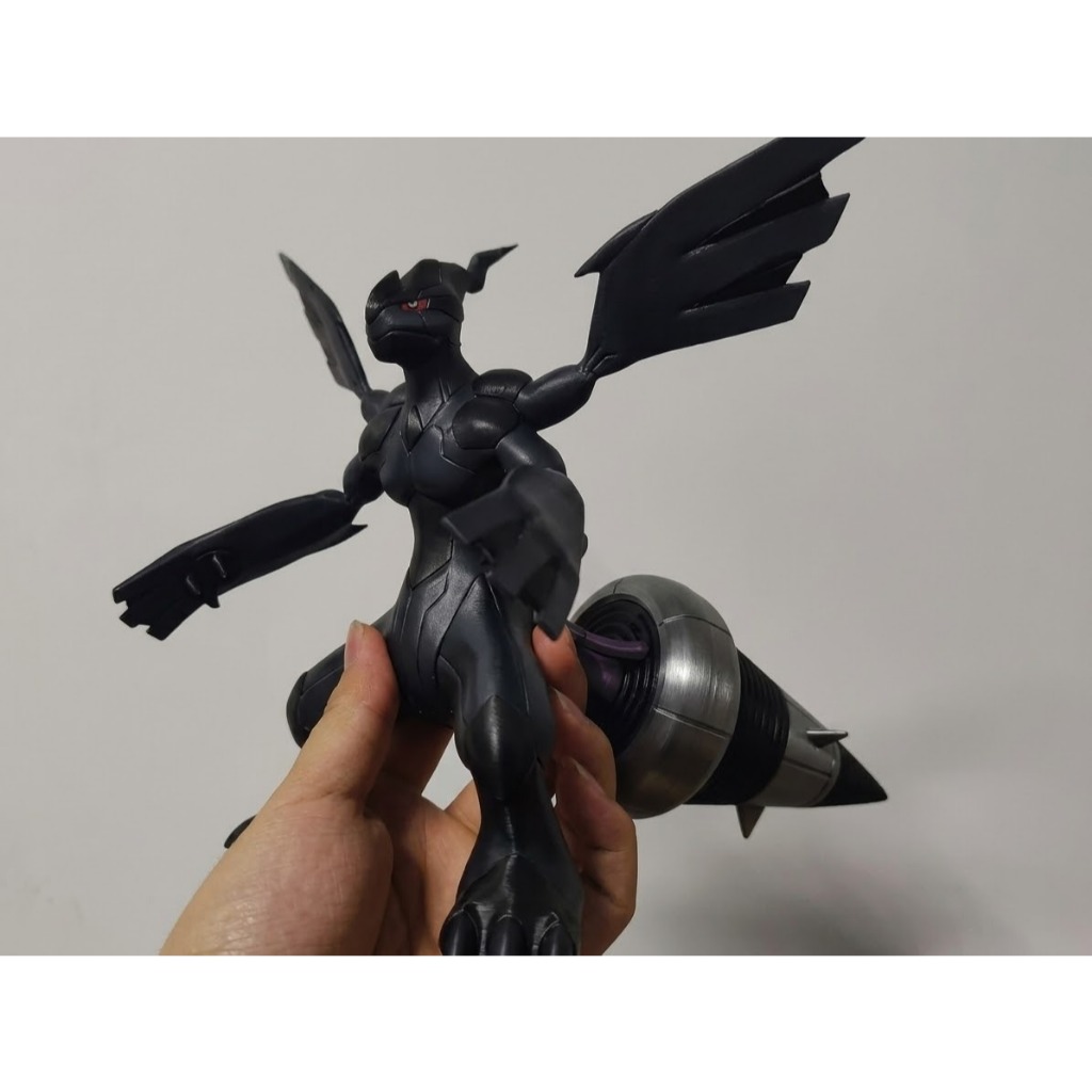 Action Figure Colecionável Zekrom - Pokémon: O Dragão do Ideal com