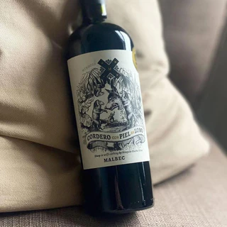 Vinho Cordero con Piel de Lobo Malbec