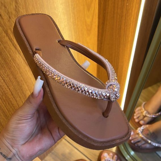 ⭐Chinelo feminino confortável de dedo com correias detalhe nó de brilho strass b