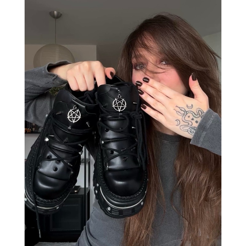 tênis vetements new rock punk emo spike alternativo gotico
