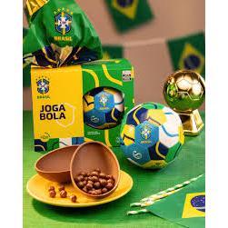 Ovo De Páscoa Bola Futebol Brasil CBF Copa Chocoesportes Ao Leite Cacau ...