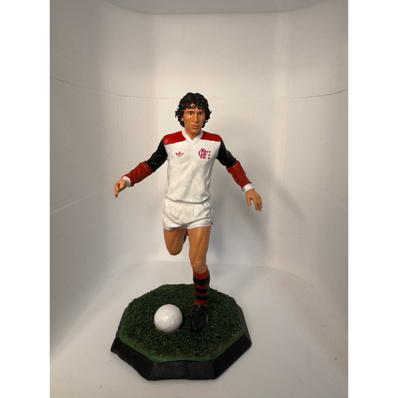 Zico フィギュア 1994年製 背番号10　左手部分に色落有 Estátua Realista – Zico – Mundial 1981 – Edição Colecionador