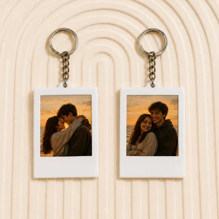 Kit 2 Chaveiros Personalizados com Foto Estilo Polaroid Branco Presente Casal Namorados