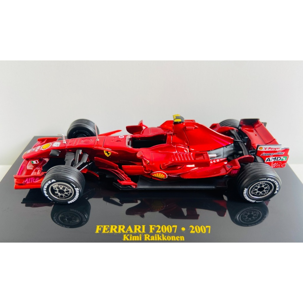 Miniatura Ferrari F2007 - Kimi Haikkonen - World Champion 2007