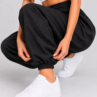 Calça Jogger Feminina Tactel Leve Modelagem Solta Confortável Academia Casual Fitness