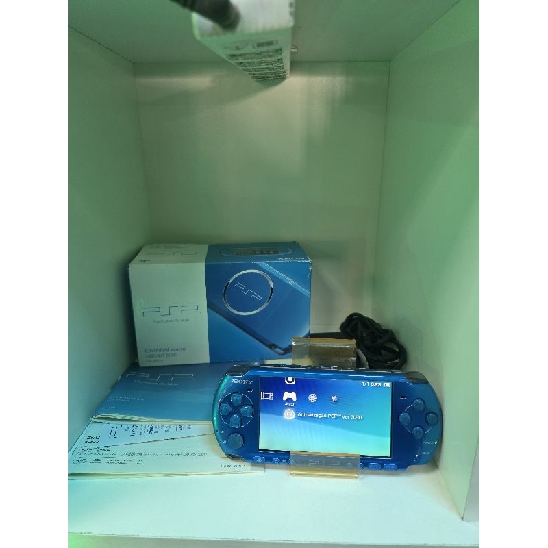 人気PSP3000!♡ PSP 3000 VIBRANT BLUE NA CAIXA SERIAL BATENDO + JOGO DE BRINDE