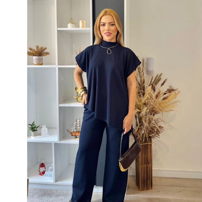 Conjunto Feminino em Anarruga Delicado e Fashion